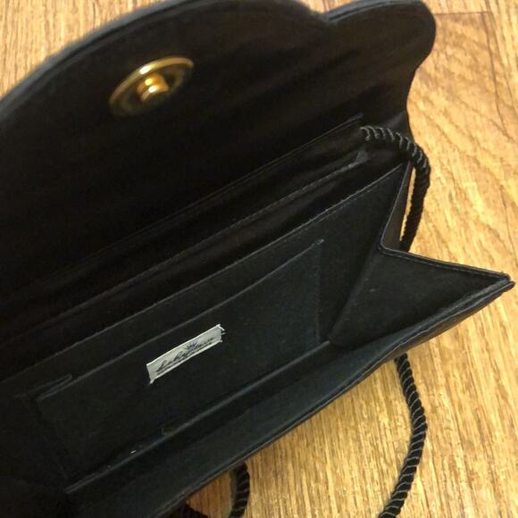 La Regale Black Quilted Envelope Clutch Purse - Picture 6 of 8